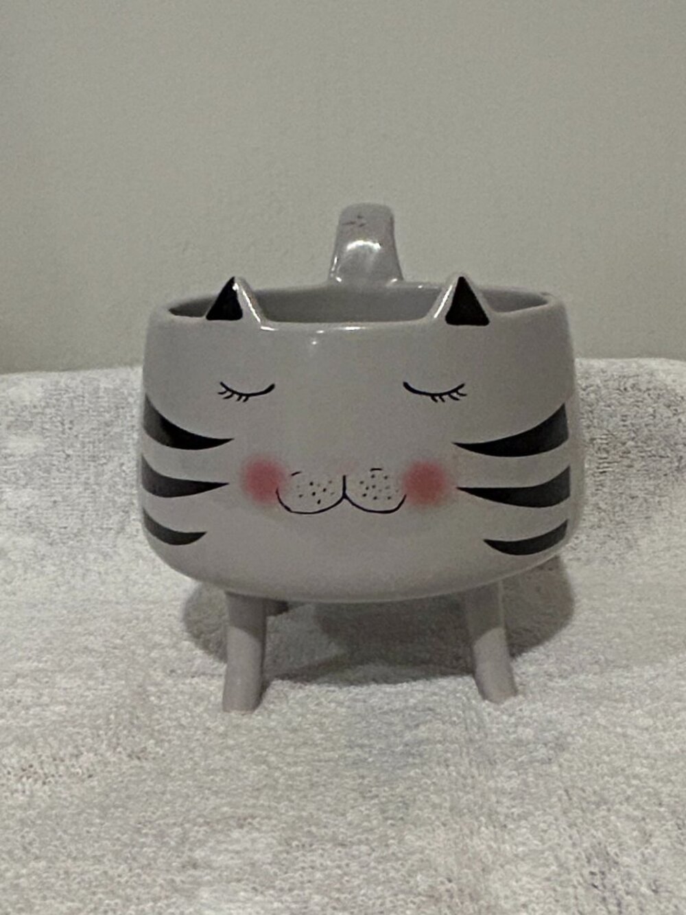 Arlington Design White & Black Kitty Cat with Legs and Ears Coffee Cup Mug
